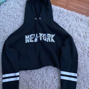 New york cropped hoodie